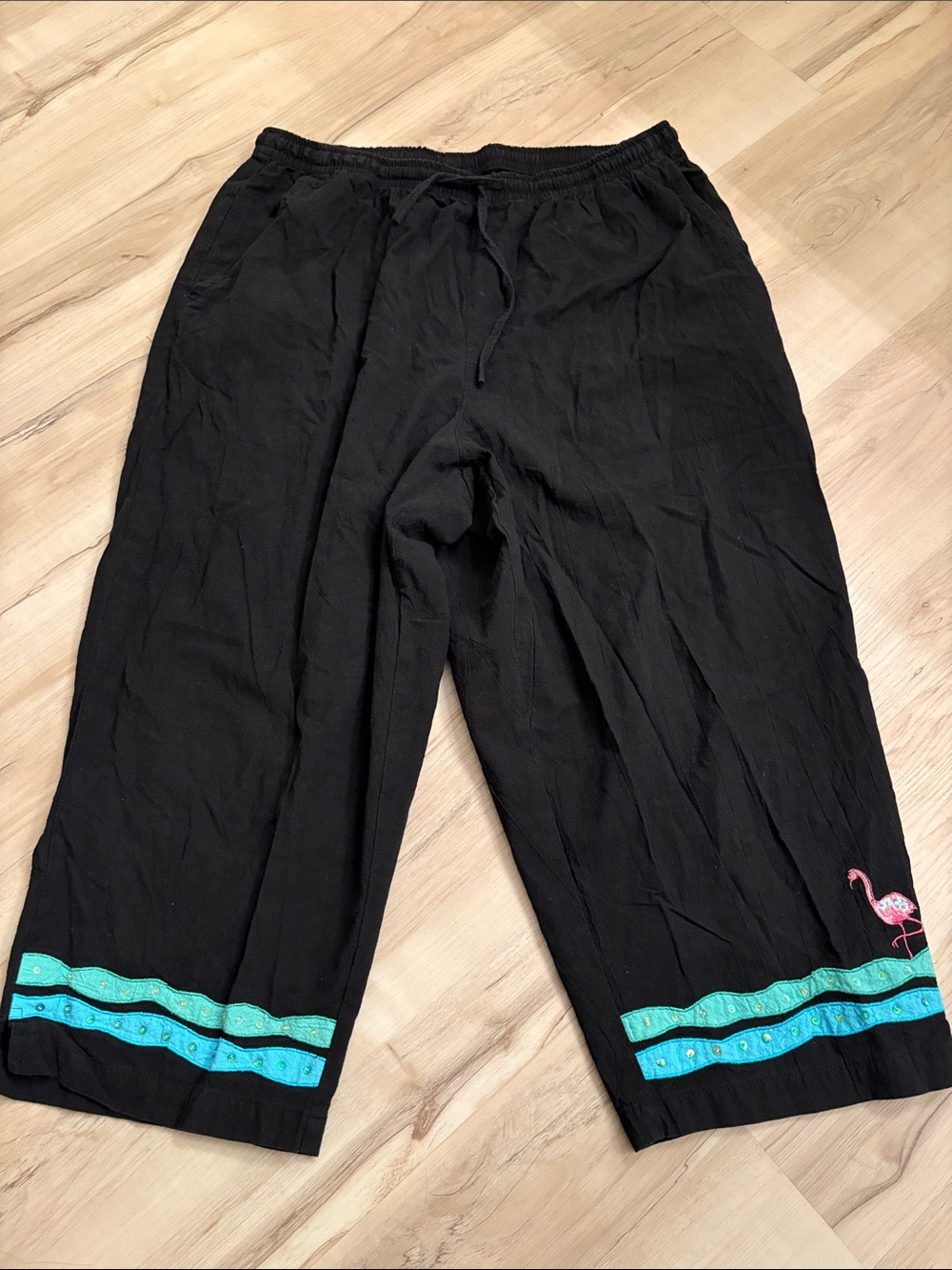 Jane Ashley Woman Black Cotton Embroidered Flamingo Capri Pants Plus Size 1X